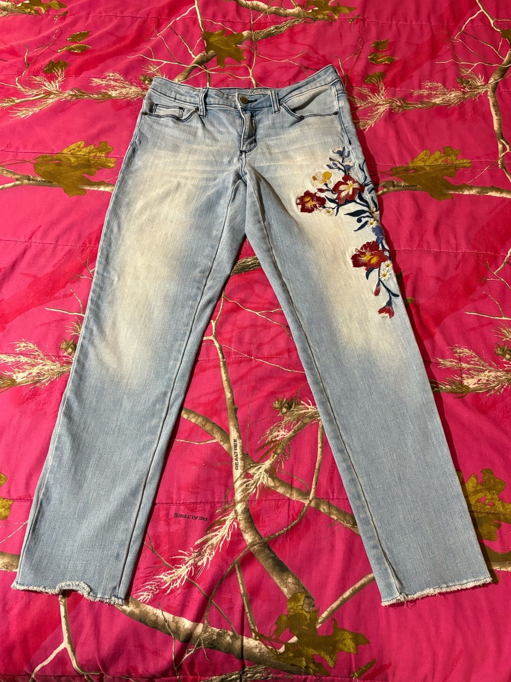 Universal Thread Light Wash Women's Jeans with Red Floral Embroidery